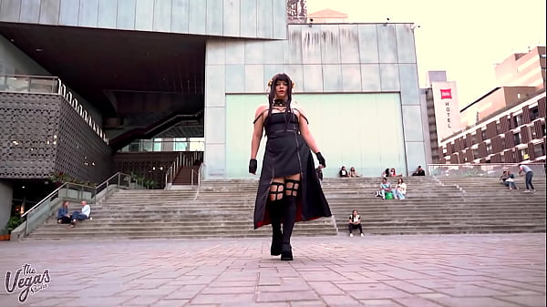 Yor Forger getting down and dirty! – Anime Dakimakura Pillow cosplay review