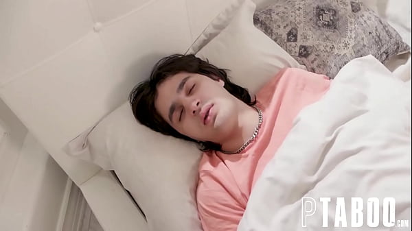 Boob Bouncing Bamboozle Elias Cash, Lily Starfire