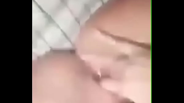 Mulher gemendo gosto na Siririca