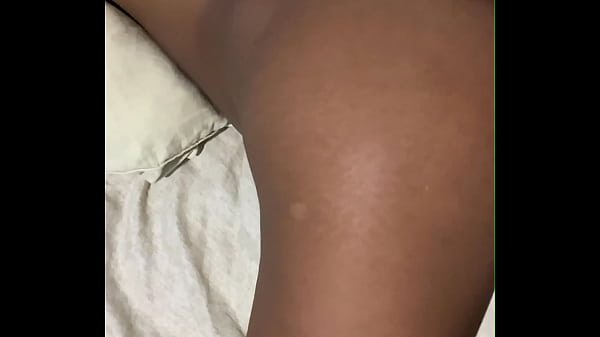 Negro de gran verga azota negra culona