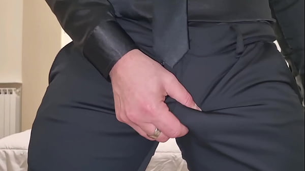 AMA SBORRARE ELEGANTE | SEGA E GEMITI IN ELEGANZA – (ITALIANO) RAGAZZO SEXY ECCITANTE CON UN CAZZO ENORME E TANTO SPERMA