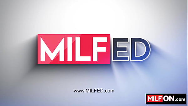 Busty and horny as fuck blonde MILF seduces cable guy and suck him dry – Dee Williams, Axel Haze