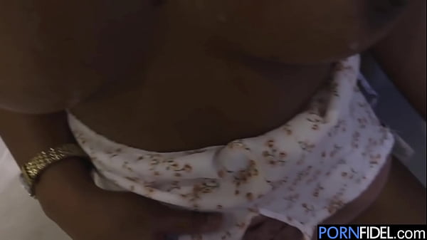 Ebony beauty with a banging booty really gets Madison’s juices flowing – Melanie Muse