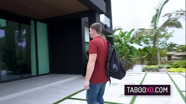 Lucky stud has sex with his stepmom and stepaunt – Cory Chase, Amiee Cambridge