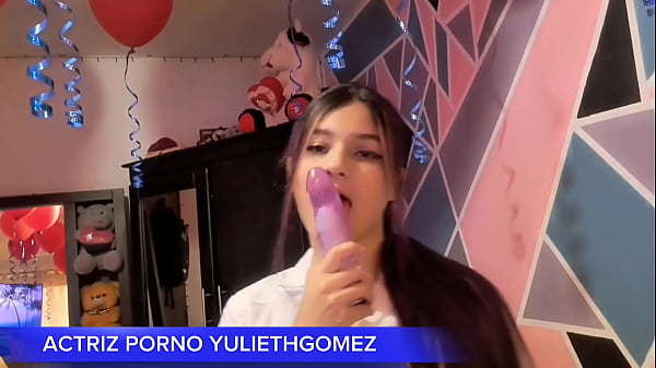 NAUGHTY GIRL CAME TO PROVOKE ME WITH A SHORT DRESS WITHOUT PANTIES, MOVED HER ASS ON THE STICK AND IT CAME OUT (CASERO REAL)