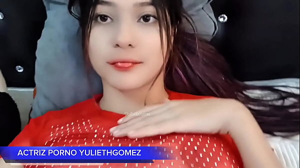 OMG WATCH THIS VIDEO LEAKED BY THE UNIVERSITY 18 YEAR OLD GIRL RECORDS HERSELF AND SHOWS HER PUSSY ( CASERO REAL)