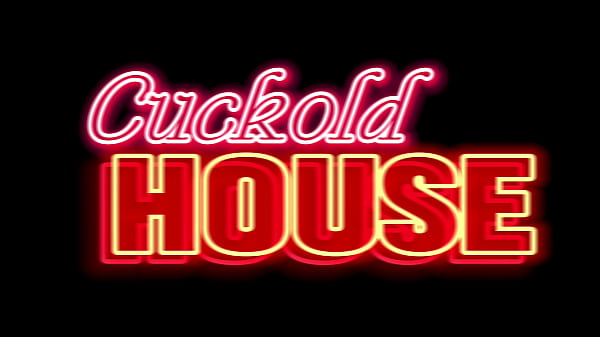 Ruiva casada dando o cú na frente do marido corno, num menage a trois