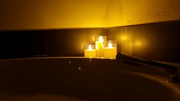 A CHI VA DI FARMI COMPAGNIA? | SEGA IN VASCA IDROMASSAGGIO E MUSICA RILASSANTE – VIENI A GIOCARE CON IL MIO CAZZO PIENO DI SCHIUMA