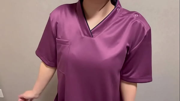 看護師専門学校の制服を着ながら電マおなにーしたらビチャビチャ聖水が出てきてイキまくりました…