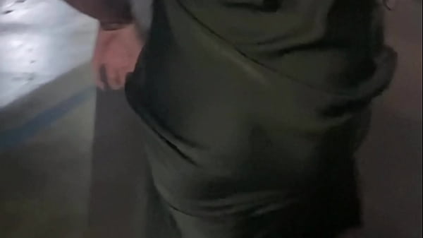 La hijastra de mi jefe me pone dura mi verga hasta que la monta – Porno casero