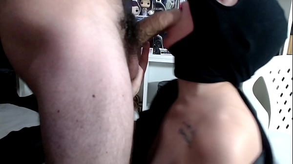 Le chupo la verga de 20 centimetros a mi hermanastro, Argentino vergon