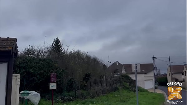 Luna, flamboyante rouqine, adore les bites bien dures