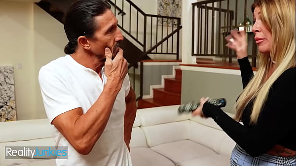 REALITYJUNKIES – Smoking Hot Chick With A Hip Tattoo Shakes Her Big Ass As She Rides A Big Cock On The Couch