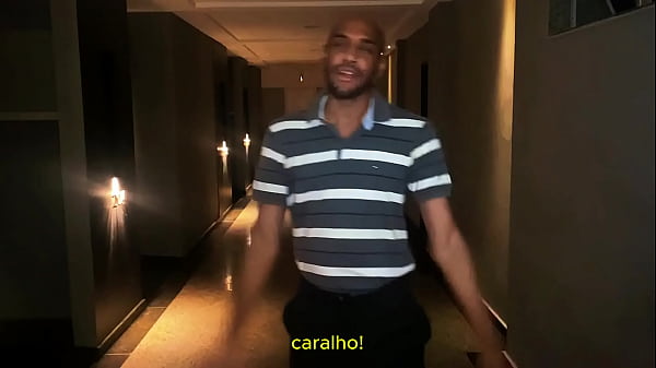 Ele queria dar aula de ética. Ela só queria detenção… com ele.