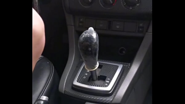 me quedo atrapada enpleno trancon y me dan ganas de follarme los cambios