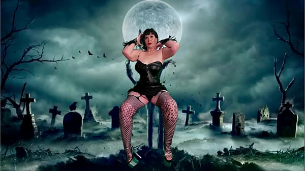 Rockin’ Granny Midnight’s Playtime Dildo Fuck “OW! The Lube Is Cold!”