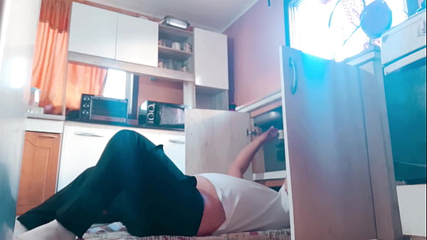 The plumber leaves his cum in my pussy. A cheating BBW fucks the plumber when her boyfriend isn’t home.