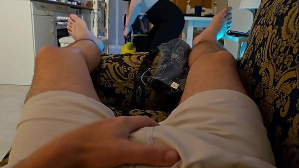 Deja De Entrenar Y Chupame La Polla Ahora Hermanastra !!