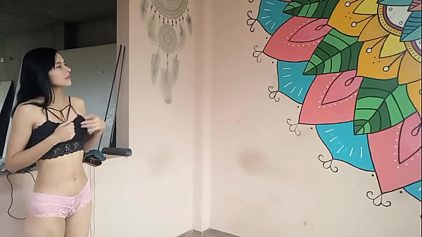 Un desconocido fotógrafo se puso tan cachondo que me termino follando después de la sesión