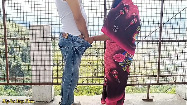 Hottest Indian Couple Sex at Outdoor – Sex at Open Public Place – River Side Sex Video in Hindi