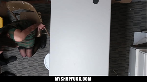 Teen Observed Entering Changing Room with A Suspicious Amount of Merchandise – Myshopfuck